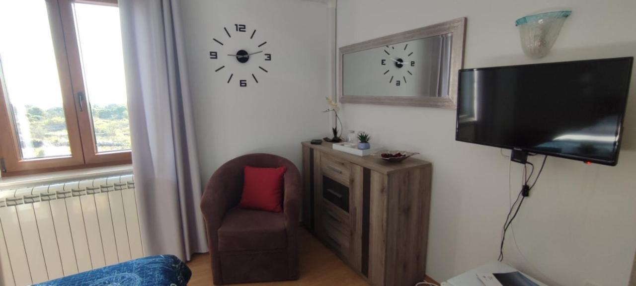 Bed and Breakfast Sobe Bukaleta Loznati Экстерьер фото