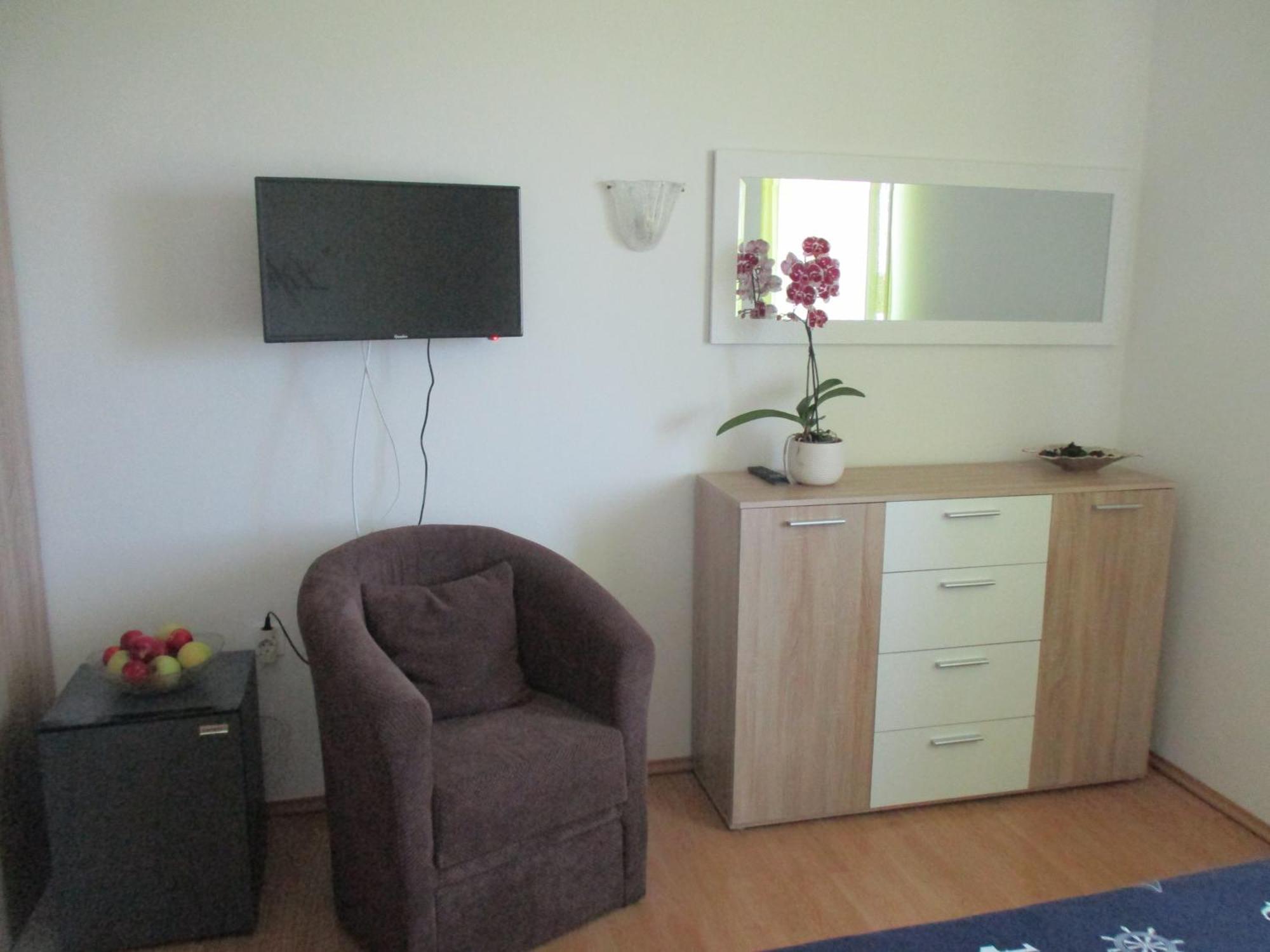 Bed and Breakfast Sobe Bukaleta Loznati Экстерьер фото